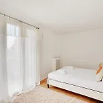 Paris 10 - Luxury Flat L024
