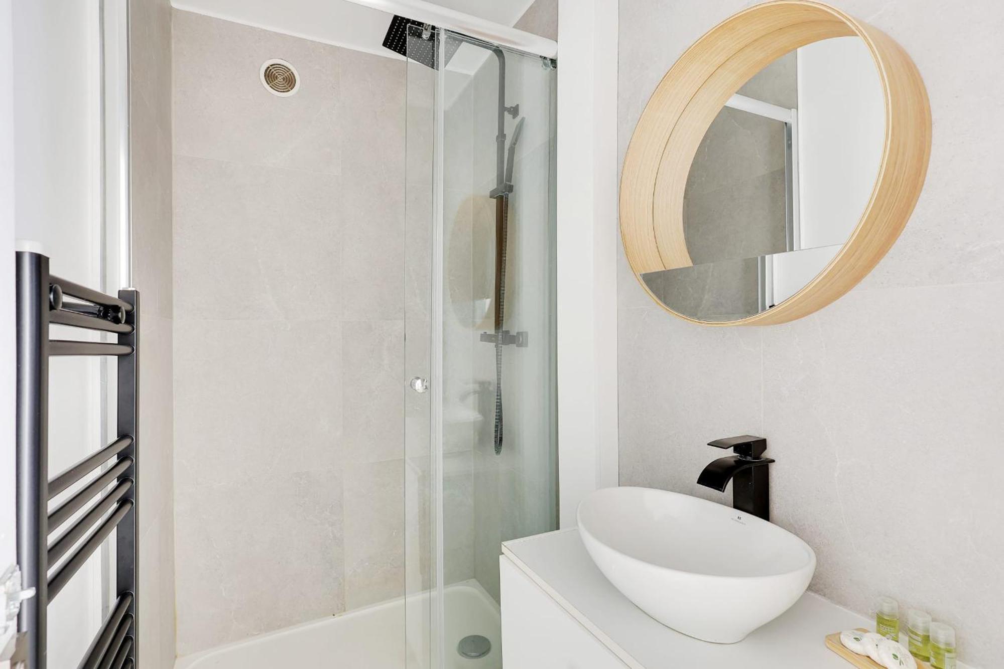10 - Luxury Flat L024 Parigi